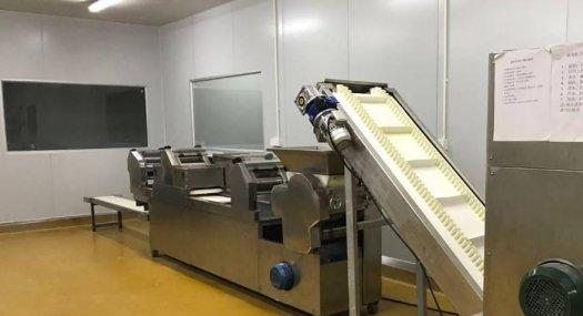 深圳宝安 3000㎡ 标准厂房 租售 层高5米 带宿舍