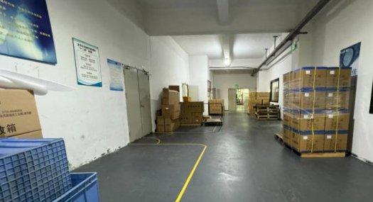 深圳龙华地铁口2400㎡ 厂房出租 可环评 可分租