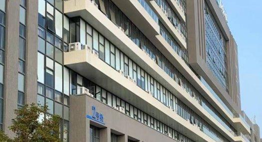 深圳市深汕时尚品牌产业园 租售层高4.5米 花园式 可分租