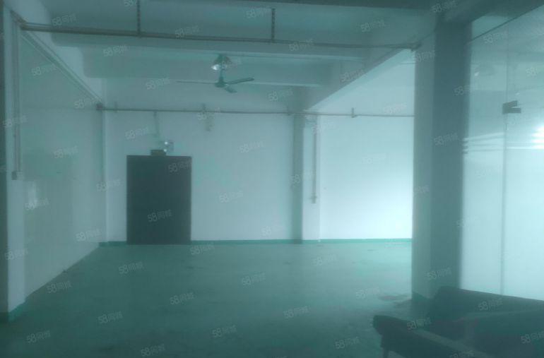 东城温塘独院厂房分租一楼200平，现成办公室装修，厂房出租。