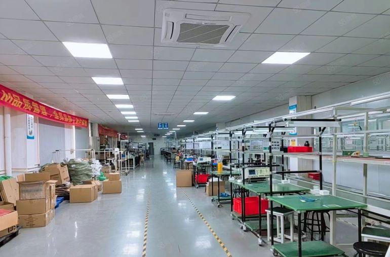 虎门沿江高速路口附近，精装修2000平厂房出租，水电齐全