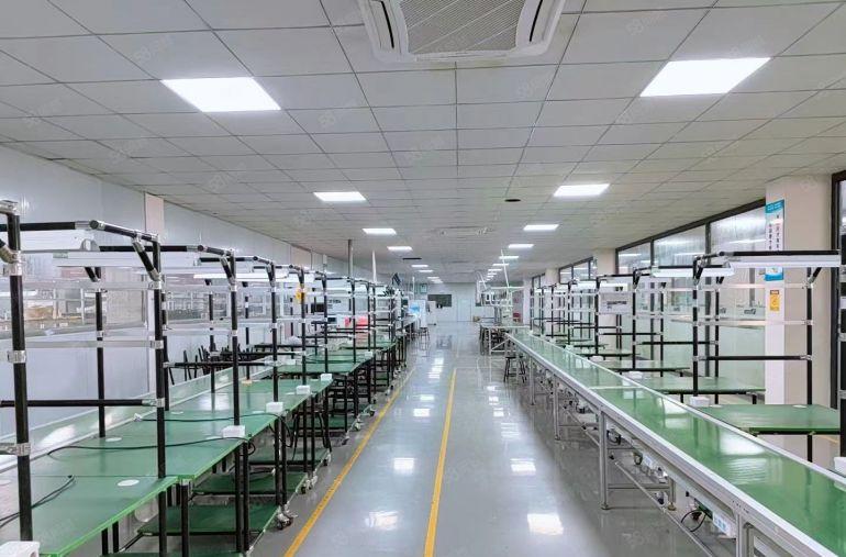 虎门沿江高速路口附近，精装修2000平厂房出租，水电齐全