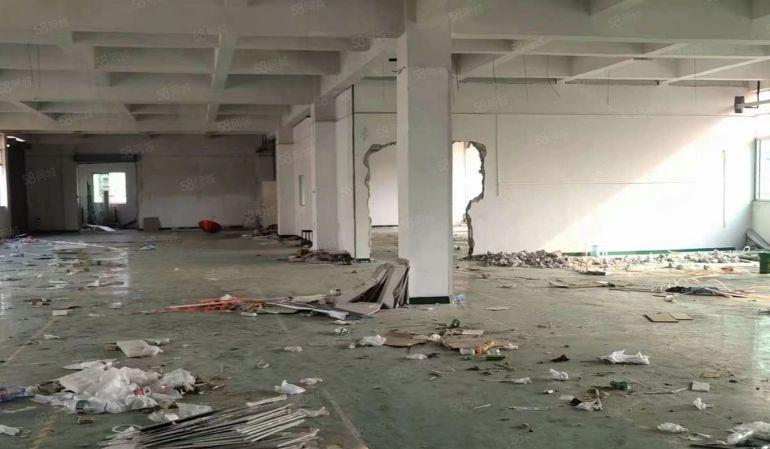 长安镇刚空出独院厂房，4500平方出租，工业用地水电齐全