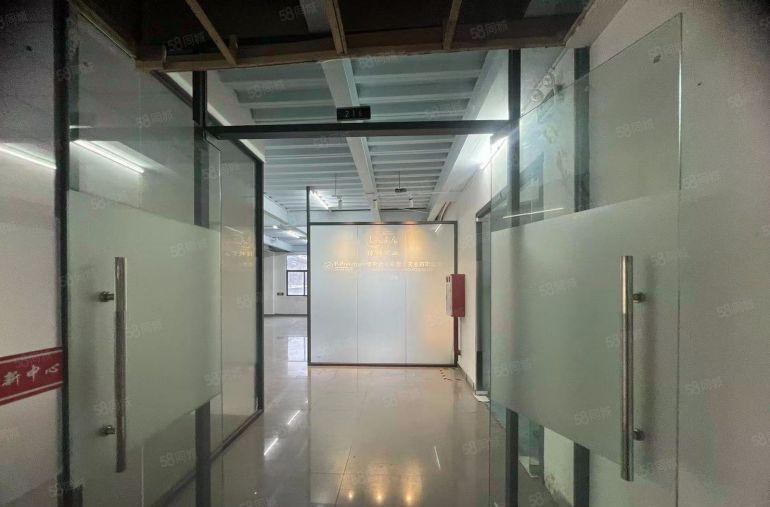 新安新出精装修小面积280平，周边交通便捷，环境好