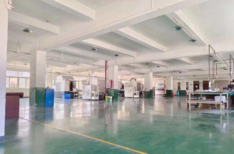 长安镇宵边楼上1500平，低价处理拎包入驻豪华装修厂房出租