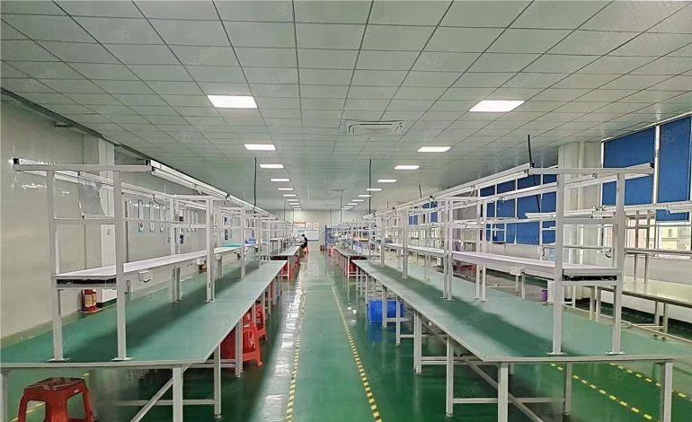 常平高速口原房东二楼1200平厂房低价出租，主线到车间精装修