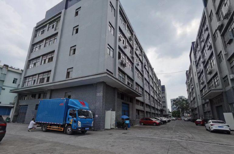 年前低价甩租月底空出楼上一层1500平方带精装修办公室地坪漆