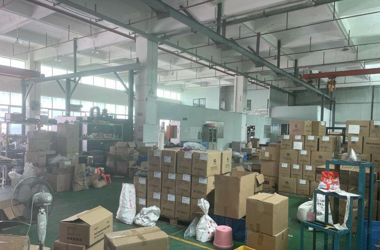 常平工业聚集区新出原房东一楼1300平，现成装修无转让费低价