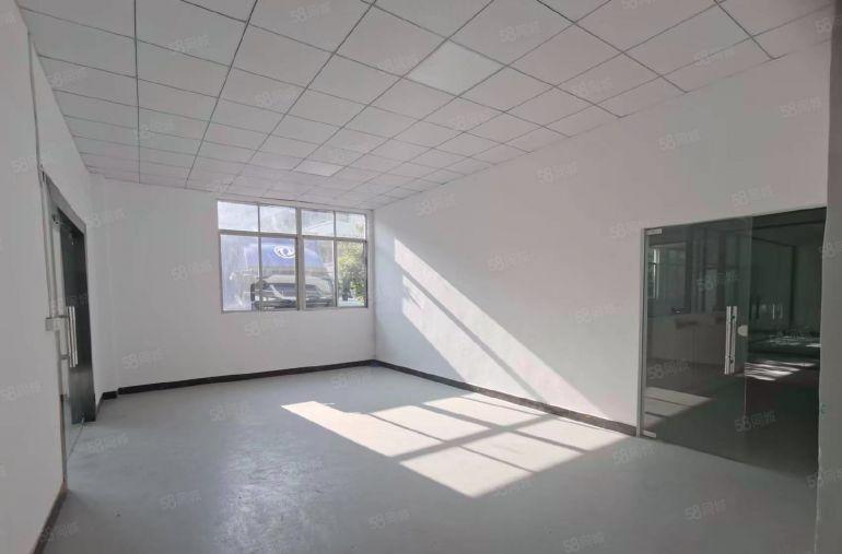 厚街新出800平原房东一楼厂房出租，层高5.5米，水电齐全