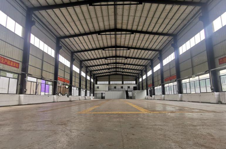 东莞厚街镇滴水11米钢构厂房，有现成牛角，现成精装办公室