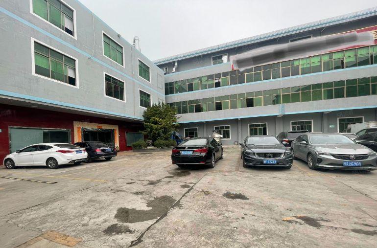 厚街赤岭1300平米现成装修厂房出租