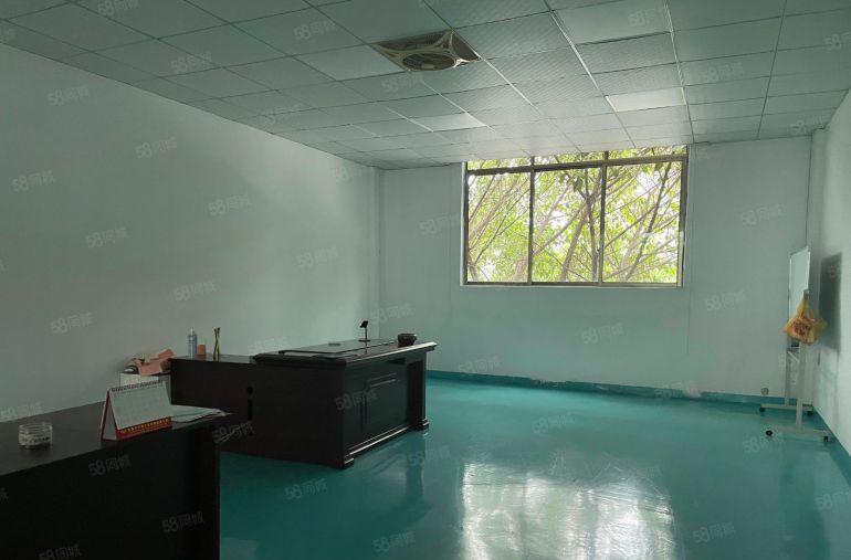 厚街赤岭1300平米现成装修厂房出租