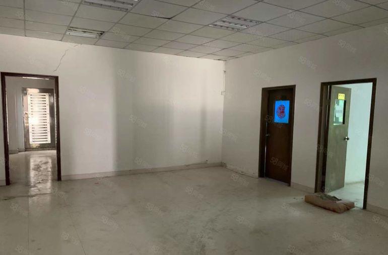 塘厦经典独院三层厂房3850平实际面积出租，靠路边，原房东