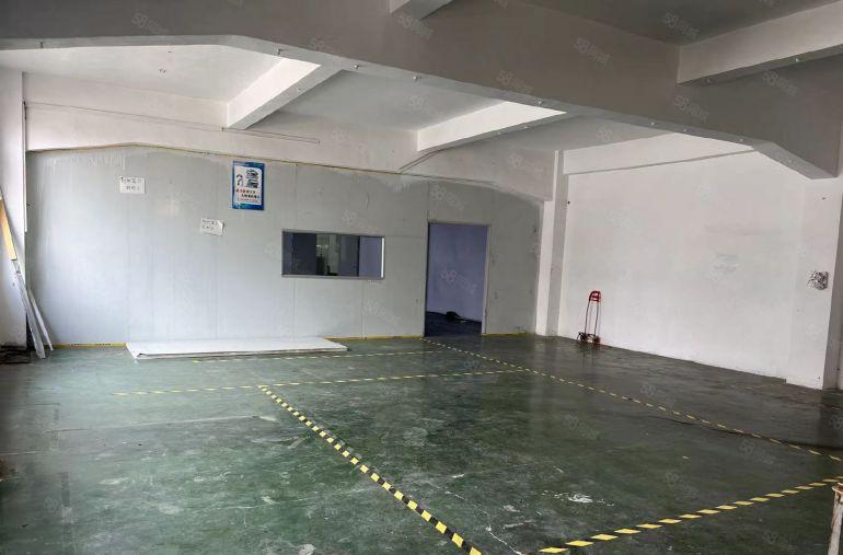 塘厦莲湖楼上小面积厂房仓库260平现成地坪漆，2吨货梯无杂费