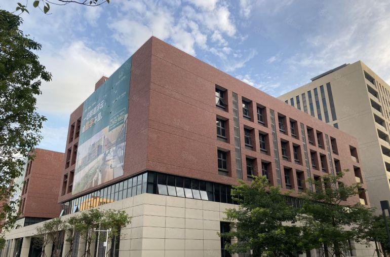 小独栋厂房，大堂客梯货梯俱全，形象好环境佳，独门独院客货分流