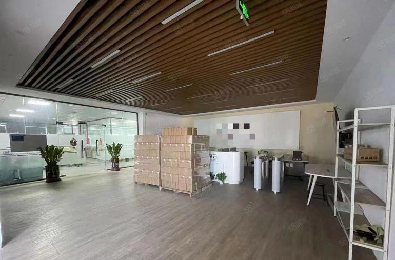 塘厦楼上2480平精装修厂房低价出租，无转让费，可分租！