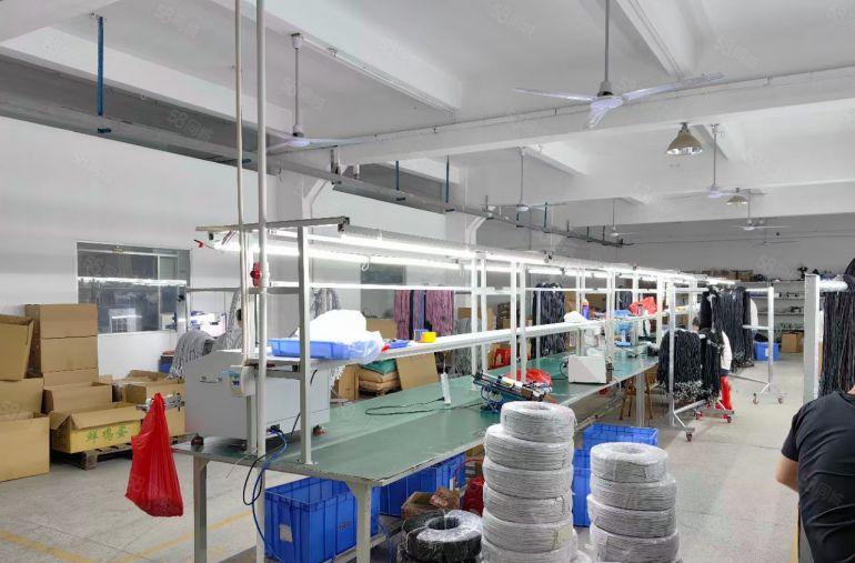 塘厦田心新空楼上洁净装修厂房980平，原房东出租 水电齐全