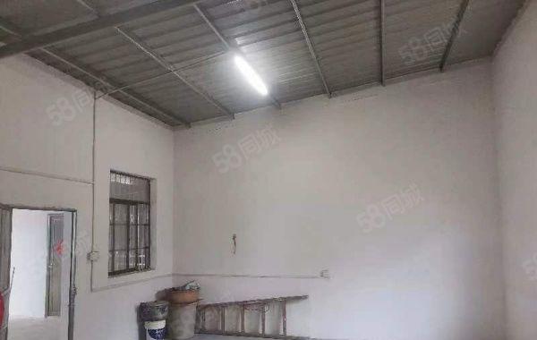 塘厦莲湖小面积铁皮厂房320平米，交通便利，格局方正。