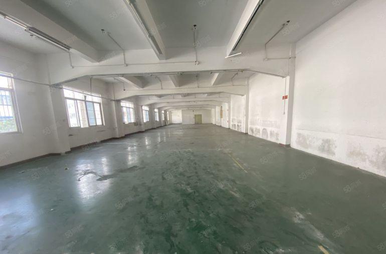 塘厦清湖头独院标准2楼950平方，现成地坪漆精装修，水电齐全