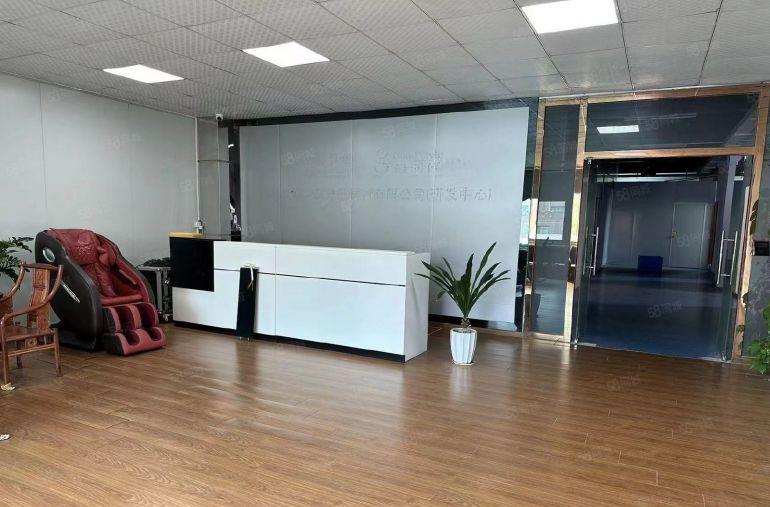 寮步镇厂房出租，原房东精装修无尘车间出租，价格便宜有货梯