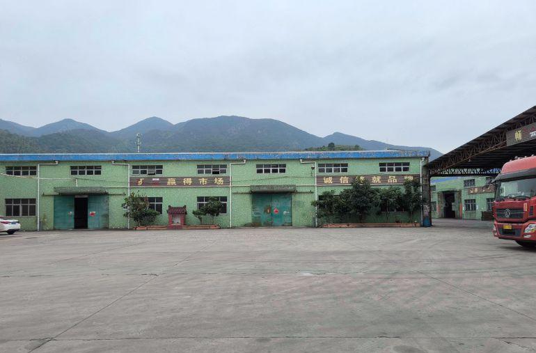 凤岗高速口独院钢构5000平厂房仓库出租，滴水8米水电齐全。