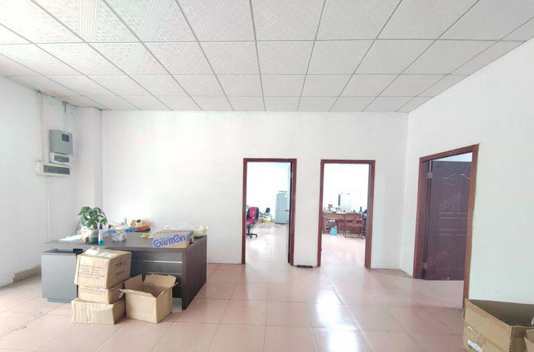 房东降价了！凤岗五联标准一楼带航车1500平米厂房出租