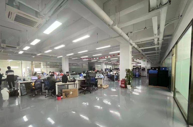 13元凤岗五联豪装2200平免转让费原房东厂房仓库低价出租