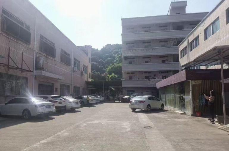 原服装厂独院厂房）凤岗新出4500平方米独院厂房出租