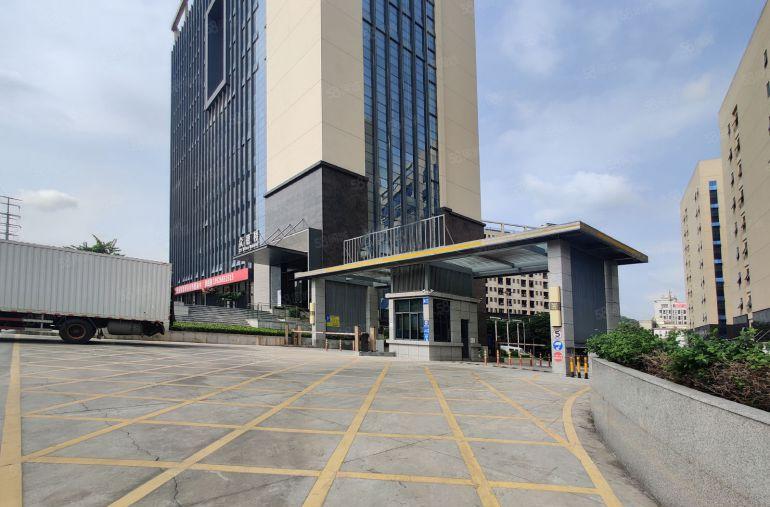 15块起凤岗形象超好全新园区一手房东8万平厂房出租，大小可分