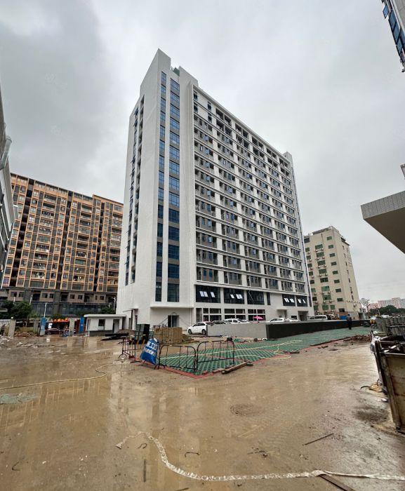 凤岗主干道边上原房东厂房直租年前定房免租期3个月面积1千起租