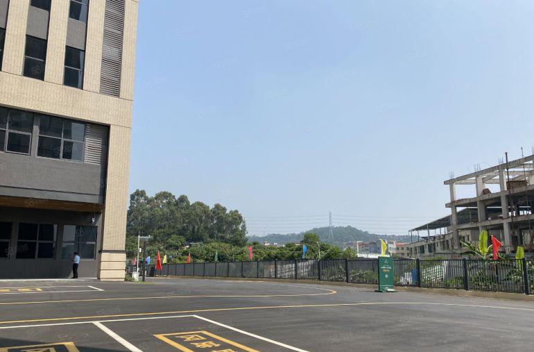 全新现楼红本厂房出租，业主直租，价格透明，1000平起租！