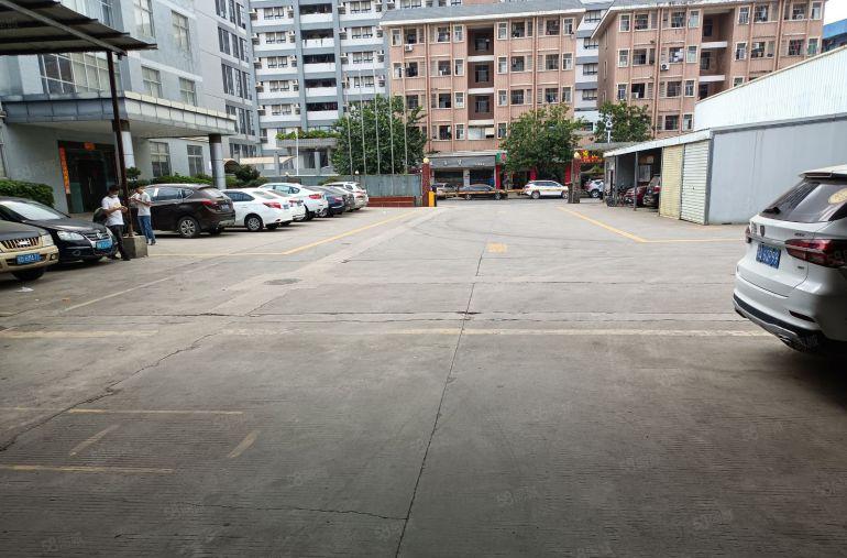 凤岗镇中心深圳外环出口附近独栋两层4600平米出租