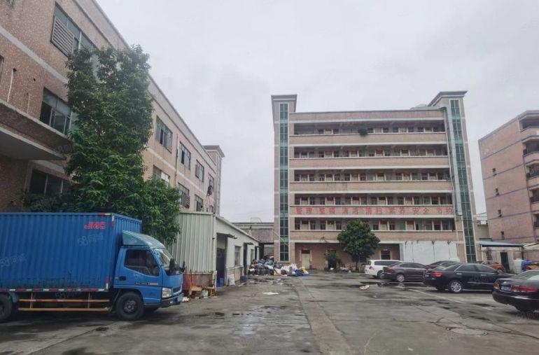 凤岗五联新出原房东8000平独门独院厂房仓库出租，大小分租