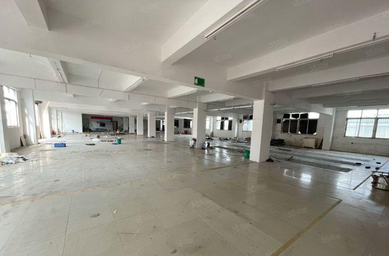 万江新村三楼1400平方标准厂房出租有现成办公室水电齐院子大