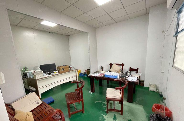 万江简沙洲一楼530平方标准厂房出租有装修好的办公室与卫生间