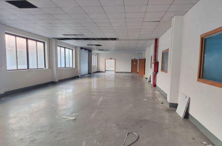 万江中心带装修实用厂房780平有办公室吊装口地坪漆2吨货梯