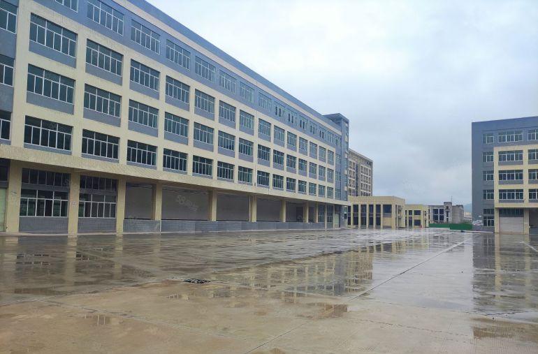 红本双证带独立高台卸货平台标准厂房出租空地超大适合电商物流等