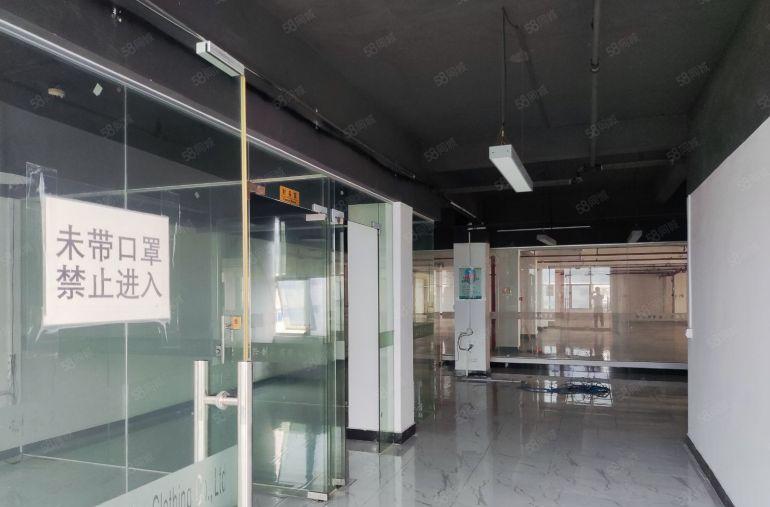 原房东标准厂房现成装修三楼1000平，有办公室吊机口地坪漆