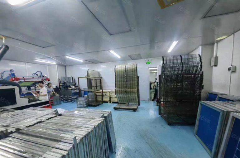 大朗高速出口，新出无尘车间楼上800平，无转让费形象好拎包入