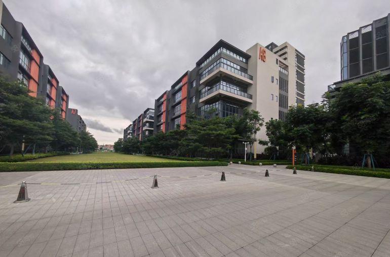 黄江镇中心莞樟路附近原房东花园式14万平方米厂房出租