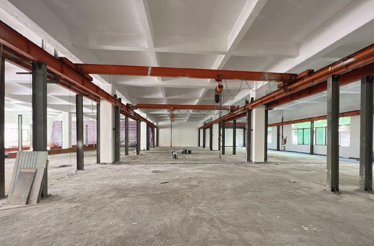 大岭山厚大路旁 独门独院厂房出租 分租一楼1800平 带航车