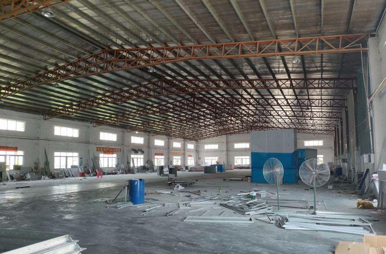 大岭山新出原房东独院厂房砖墙到顶使用率高现成装修水电齐全