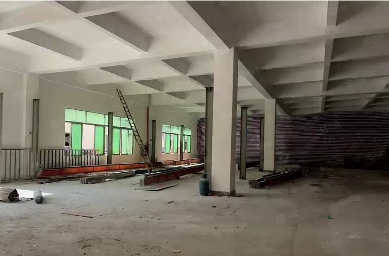 大岭山厚大路旁 独门独院厂房出租 分租一楼1800平 带航车