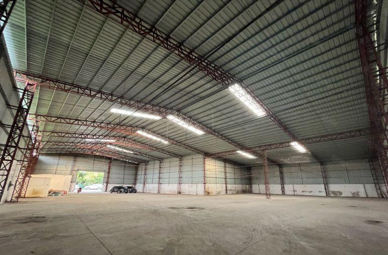 大岭山高速路口厂房出租 可做破碎 可办环评滴水8米 不限行业