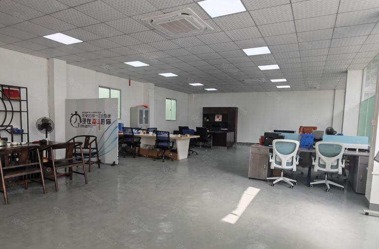 价格好谈！4600平三层独院带现成装修地坪漆可分租