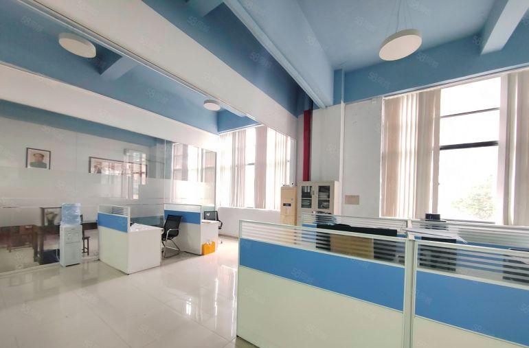 三中楼上整层1500平厂房出租，豪华装修，招工方便！