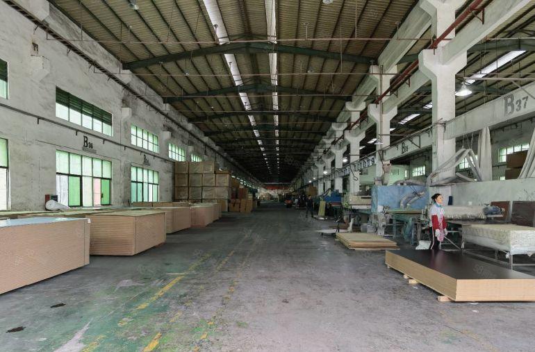 清溪高速口单一层钢结构2900平滴水11米低价厂房出租