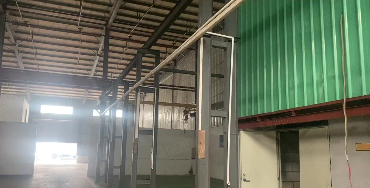 桥头镇新出9米高单一层带5吨行车1180平方米出租。