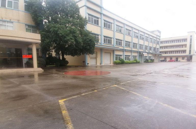 茶山靠近松山湖原房东超漂亮空地超大独院厂房12200方出租