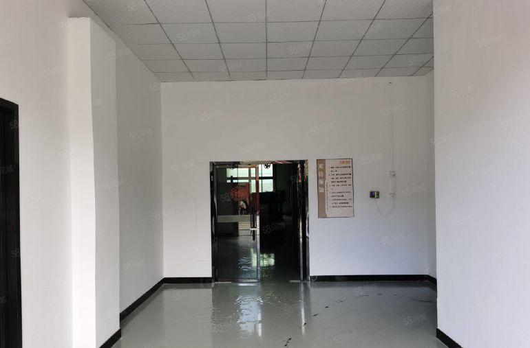 松岗车站附近楼上1500平厂房招租带现成装修过环评实际面积
